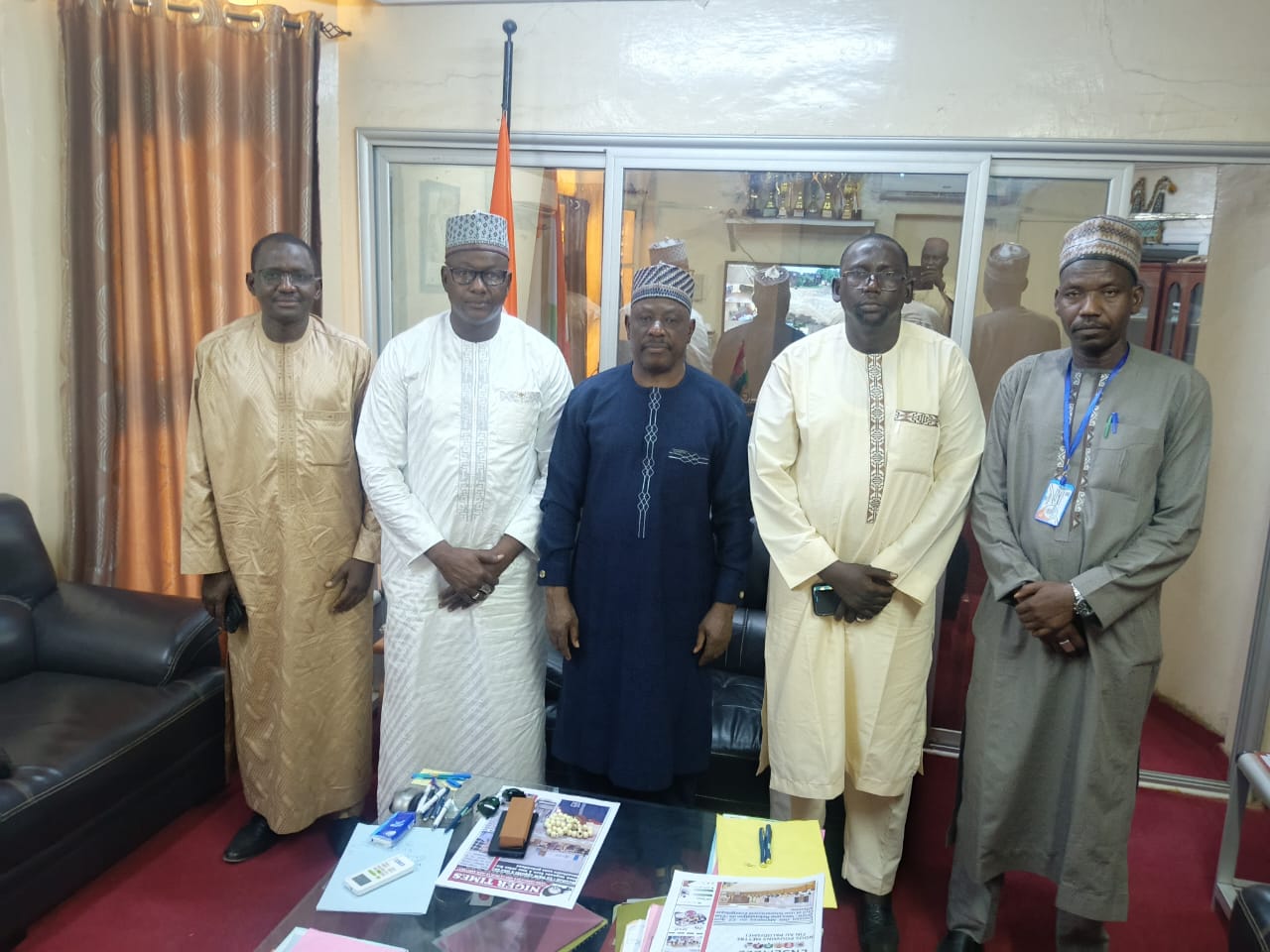 Délégation de L'ARCOP, conduite par son Directeur Général M. Maiga Mahamadou Ali a été reçue en audience par le Gouverneur de la région, le Colonel Major Bana Alhassane